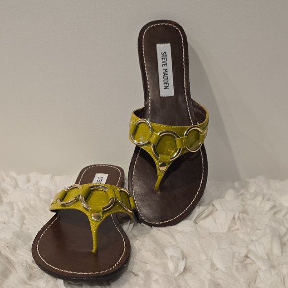 Steve Madden Shoes - Steve Madden Swindlee Women's Size 7.5 Lime Green Flat Thong Sandals